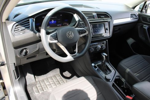 Used 2022 Volkswagen Tiguan S image 8