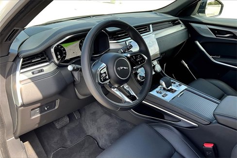 New 2026 Jaguar F-PACE R-Dynamic S image 5