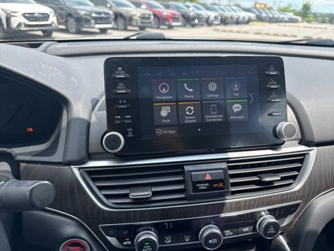 Used 2020 Honda Accord Touring image 6