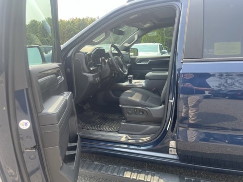 Used 2022 Chevrolet Silverado 1500 LT w/ Z71 Off-Road Package image 11
