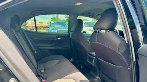 Used 2022 Toyota Camry LE image 7