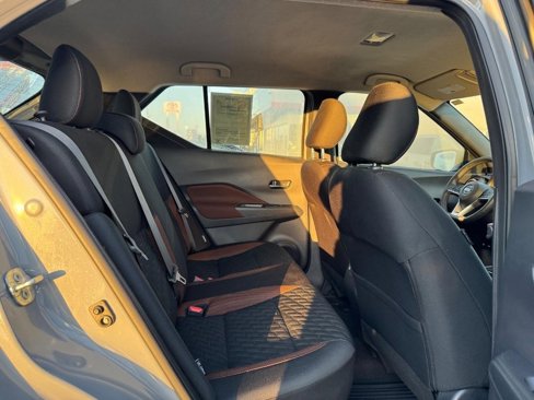 Used 2021 Nissan Kicks SR image 17