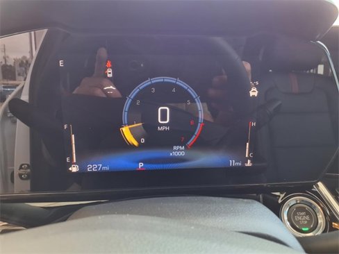 New 2025 Chevrolet Trax RS w/ Sunroof Package image 23