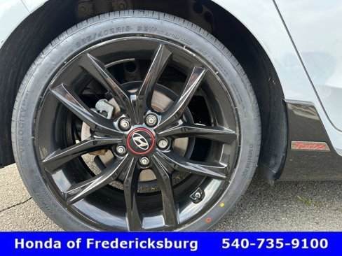 Used 2020 Hyundai Veloster Turbo R-Spec image 13