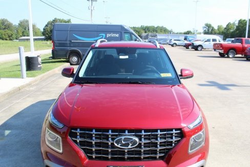 New 2025 Hyundai Venue SEL image 7