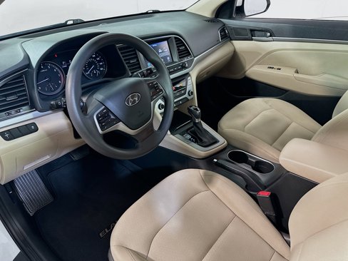 Used 2017 Hyundai Elantra SE image 12
