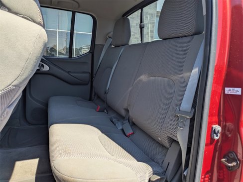 Used 2016 Nissan Frontier SV image 14