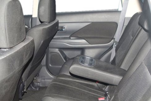 Used 2014 Mitsubishi Outlander SE image 15