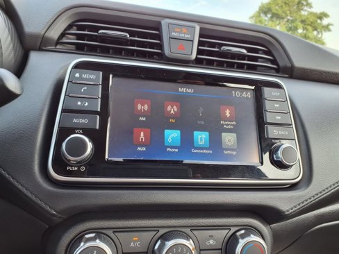 Used 2025 Nissan Versa S w/ Trunk Package image 3