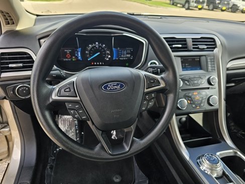 Used 2017 Ford Fusion S image 15