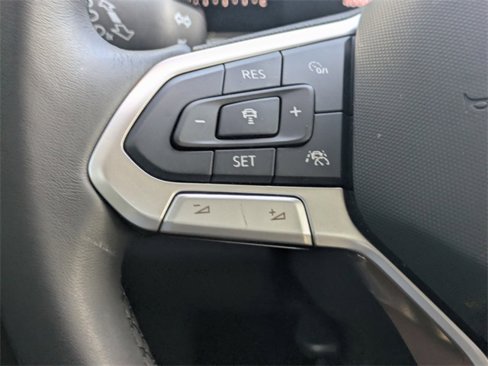 Used 2025 Volkswagen Jetta SE image 25
