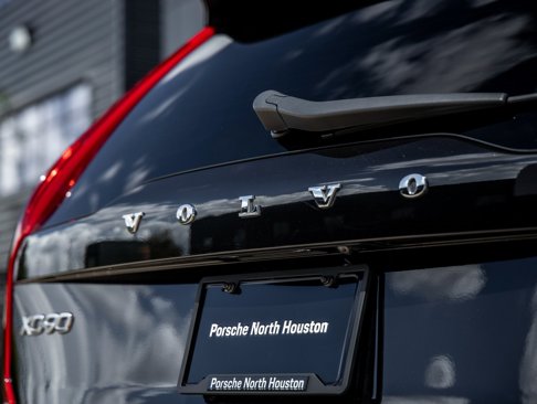 Used 2017 Volvo XC90 T8 R-Design w/ Vision Package image 12