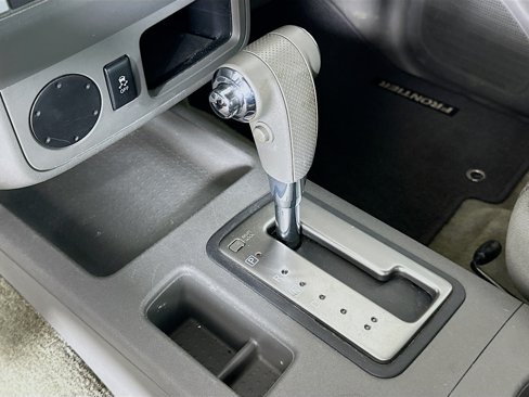 Used 2016 Nissan Frontier SV image 22