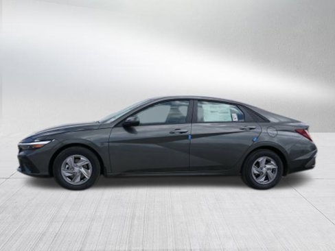 New 2025 Hyundai Elantra SE image 6