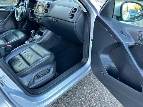 Used 2016 Volkswagen Tiguan SEL image 17