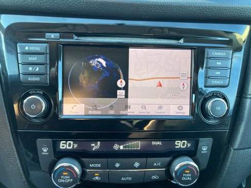 Used 2018 Nissan Rogue SV w/ Premium Package image 20