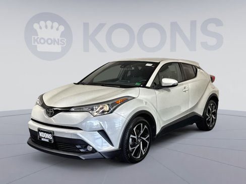 Used 2018 Toyota C-HR XLE image 1