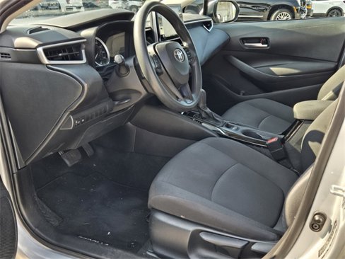 Used 2021 Toyota Corolla LE image 12