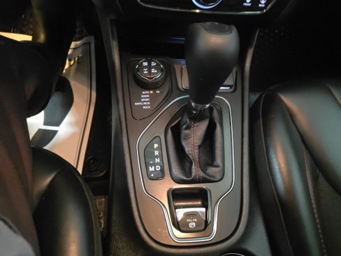 Used 2019 Jeep Cherokee Trailhawk w/ Cold Weather Group image 25