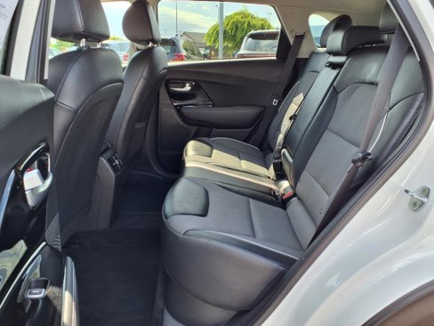 Certified 2022 Kia Niro EX image 12