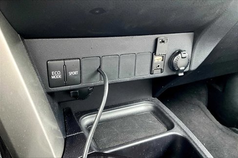 Used 2018 Toyota RAV4 XLE image 34