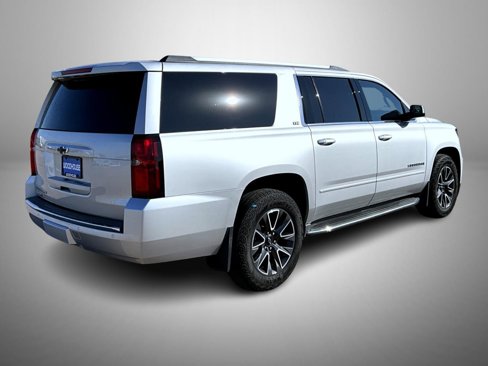 Used 2016 Chevrolet Suburban LTZ image 5
