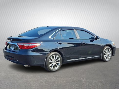 Used 2016 Toyota Camry XLE image 6