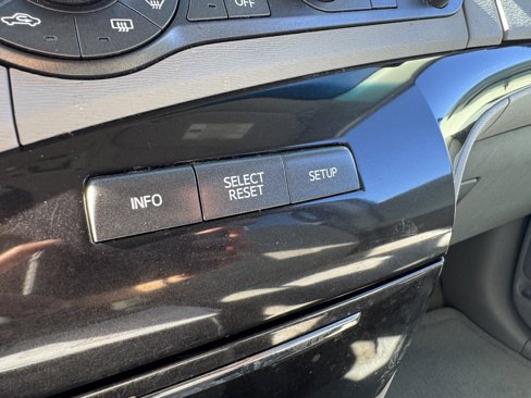 Used 2012 Toyota Sienna LE image 28