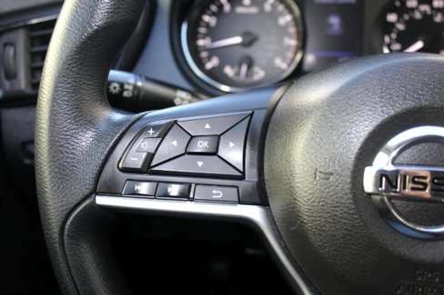 Used 2018 Nissan Rogue S image 19