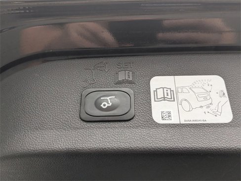 Certified 2018 Ford Escape Titanium image 26