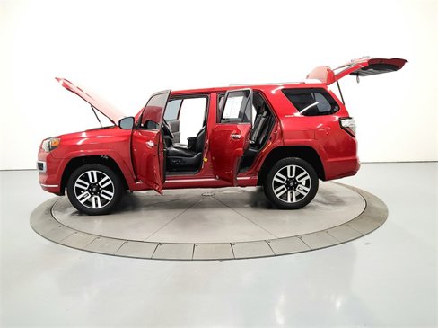 Used 2016 Toyota 4Runner Limited image 12