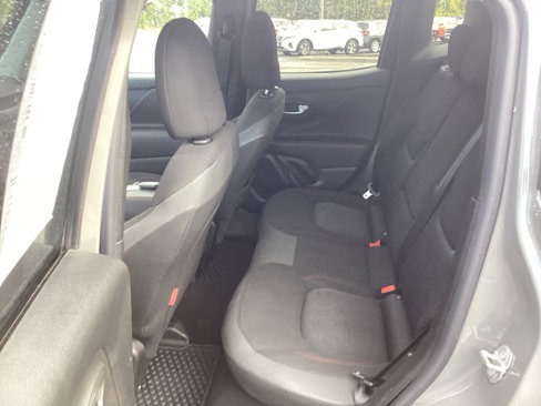 Used 2021 Jeep Renegade Trailhawk w/ Trailer Tow Group image 12