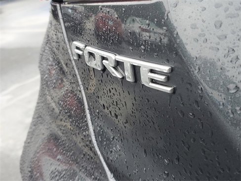 Used 2024 Kia Forte LXS image 8