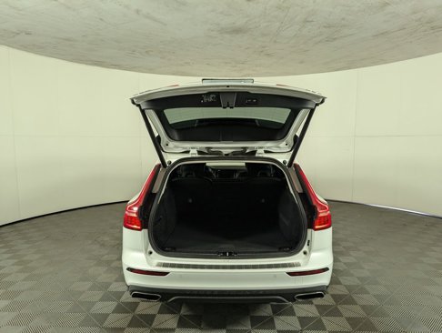 Used 2020 Volvo V60 T5 Cross Country w/ Protection Package Premier image 9