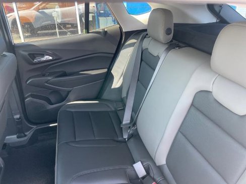 New 2025 Chevrolet Trax ACTIV w/ Sunroof Package image 8