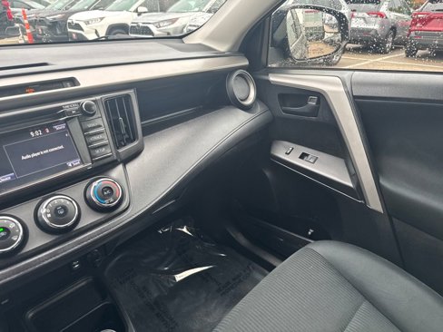 Used 2016 Toyota RAV4 LE image 26