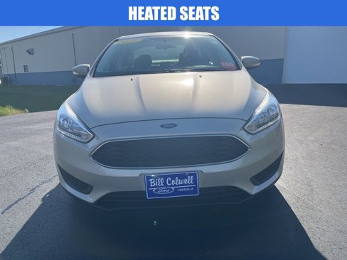Used 2017 Ford Focus SE w/ Cold Weather Package image 9