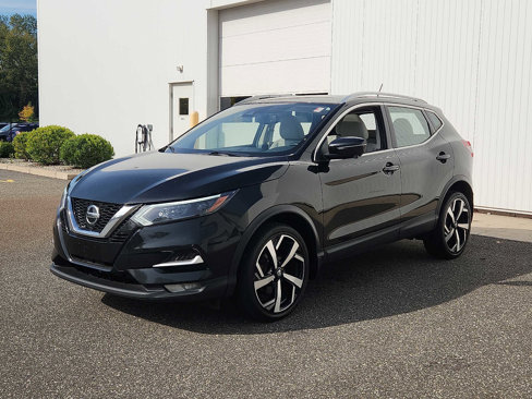 Used 2021 Nissan Rogue Sport SL w/ Premium Package image 3