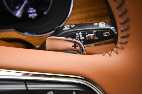 Used 2023 Bentley Bentayga image 38