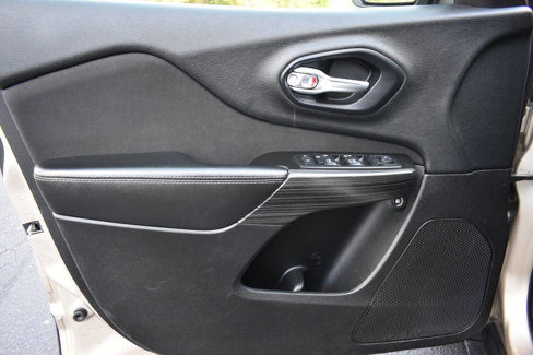 Used 2014 Jeep Cherokee Latitude image 15