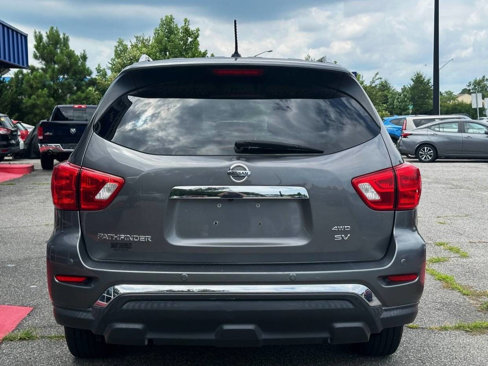 Used 2018 Nissan Pathfinder SV image 4
