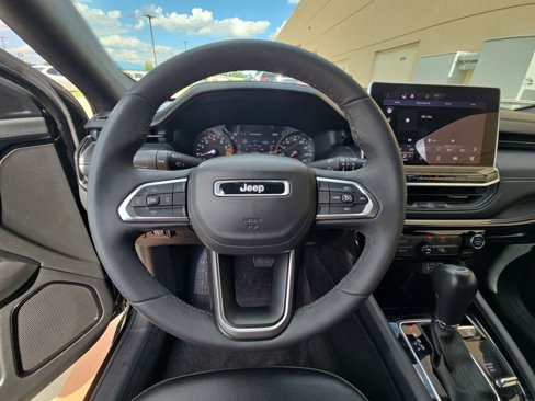 Used 2023 Jeep Compass Altitude image 4
