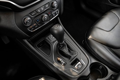 Used 2019 Jeep Cherokee Latitude Plus image 32