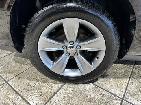 Used 2016 Dodge Challenger SXT image 9