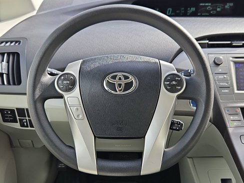 Used 2015 Toyota Prius Three image 14