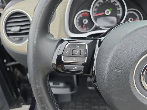 Used 2018 Volkswagen Beetle 2.0T Coast w/ Coast Lighting Package image 17