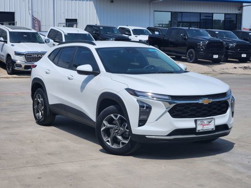 Used 2024 Chevrolet Trax LT w/ LT Convenience Package image 7