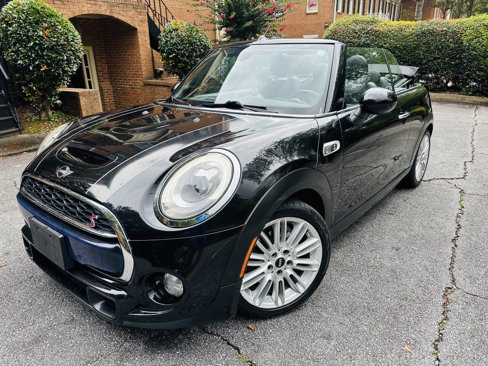 Used 2017 MINI Cooper S image 1