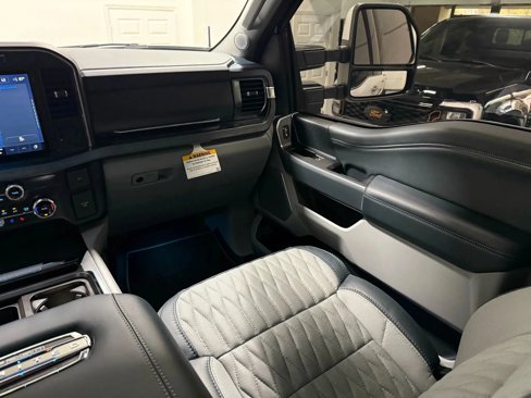 Used 2024 Ford F250 Limited image 28