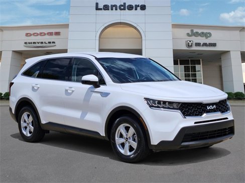 Used 2022 Kia Sorento LX image 3
